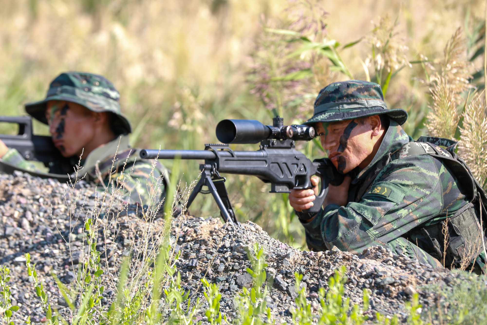 武警新疆总队克拉玛依支队开展实战化训练(组图)