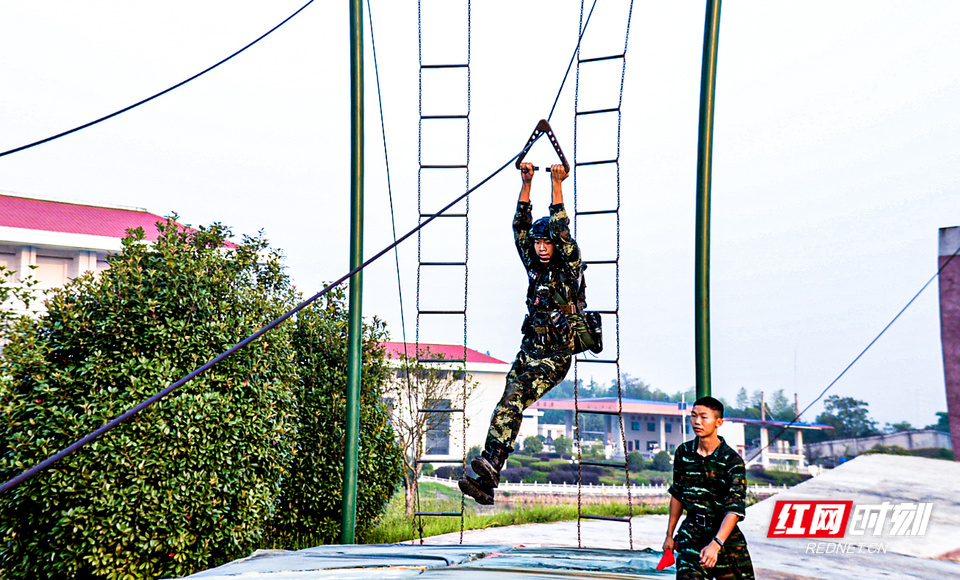 战高温砺精兵 直击武警湖南总队某部练兵备战现场(组图)