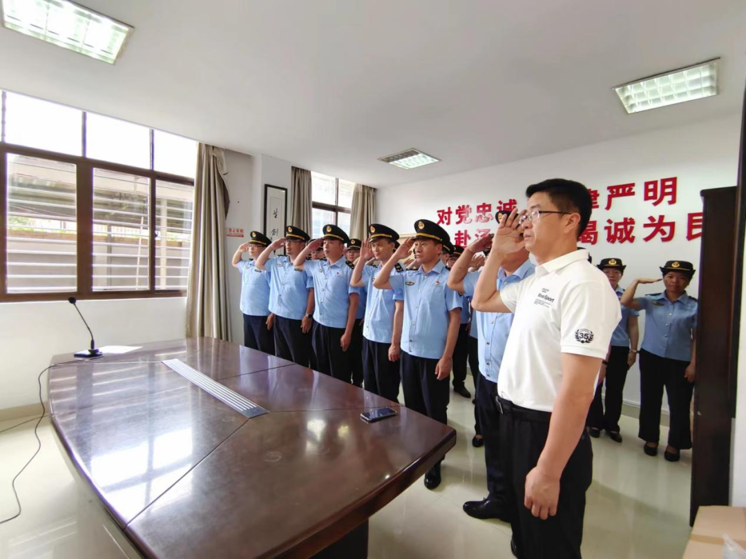 福建泉州鲤城区应急局举行行政执法制式服装着装仪式(组图)