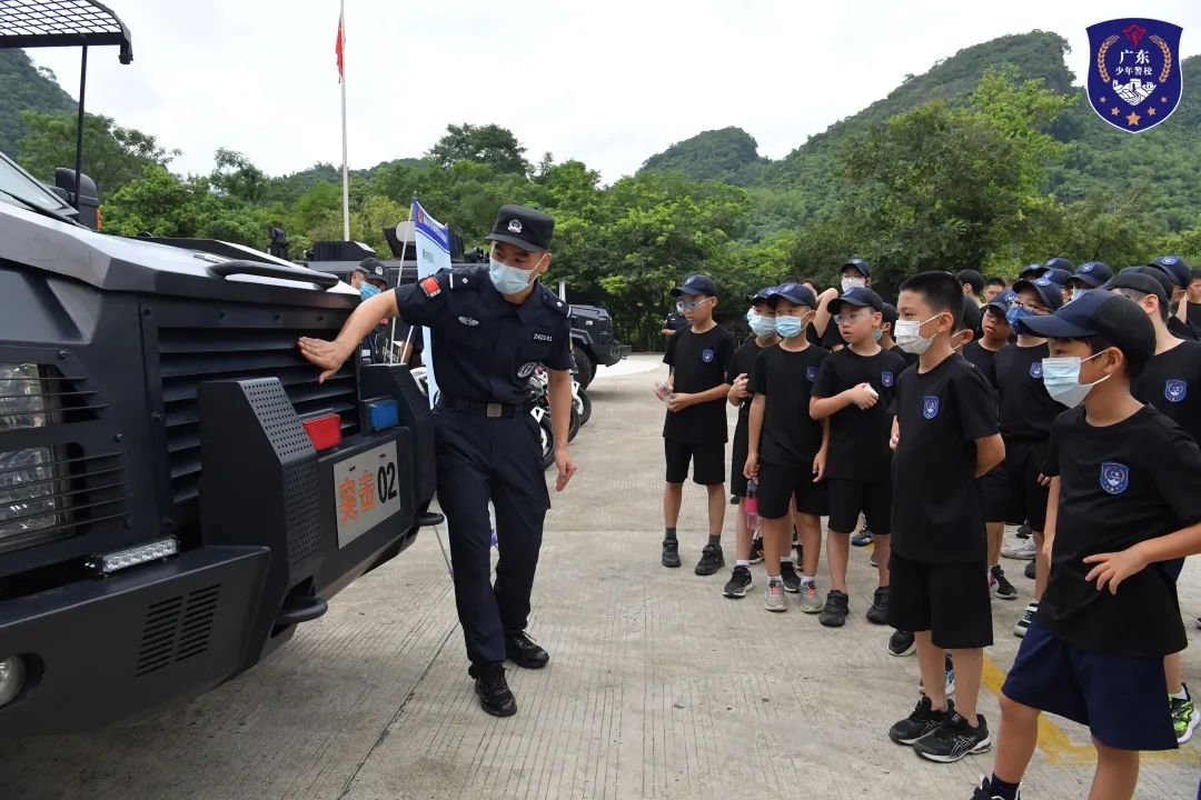 广东省公安厅举行“广东少年警校”揭牌暨首期培训班开班仪式(组图)