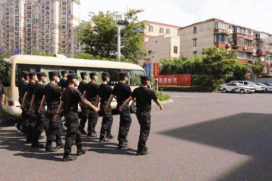 炎炎烈日铸“尖刀”！来看上海杨浦特警夏季大练兵(组图)