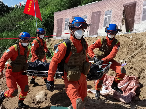 新疆森林消防总队陕西防汛备勤队伍参加西安市地质灾害应急演练(图)