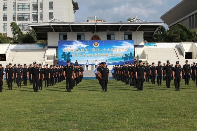 盛夏骄阳 云南红河公安特警比武战鼓击响！(组图)