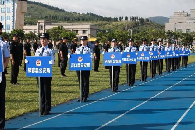 盛夏骄阳 云南红河公安特警比武战鼓击响！(组图)