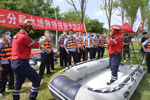 河南郑州二七警方组织开展汛期水域救援专项培训(组图)