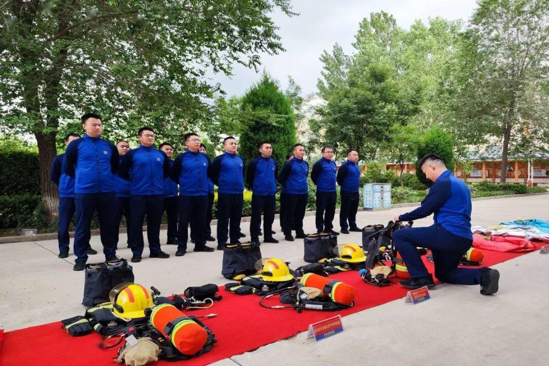 甘肃省白银市消防救援支队机关组织开展技能训练考核(组图)