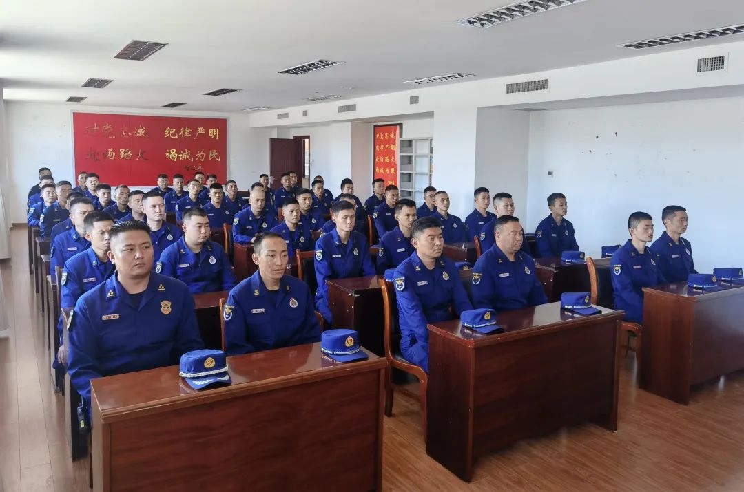 西藏拉萨消防救援支队组织2022年拟晋升中级消防救援衔消防员培训动员部署会(组图)