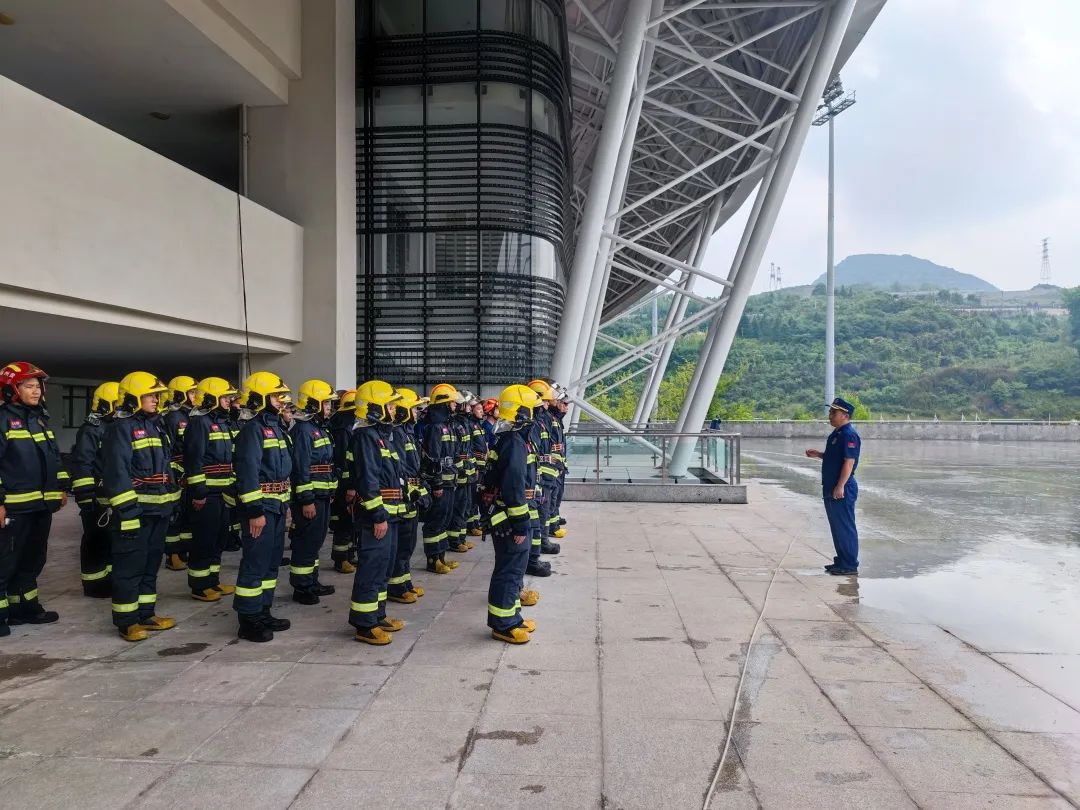 超燃！直击贵州六盘水省运会涉运场馆灭火救援实战演练(组图)