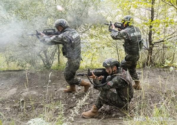 高原荒野“敌情”迭出砺精兵——武警青海总队机动某支队野外实战化演练纪实(组图)