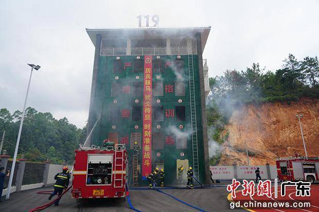 广东梅州加强乡镇专职消防队建设及省市政府挂牌督办火灾高风险区域整治工作(组图)