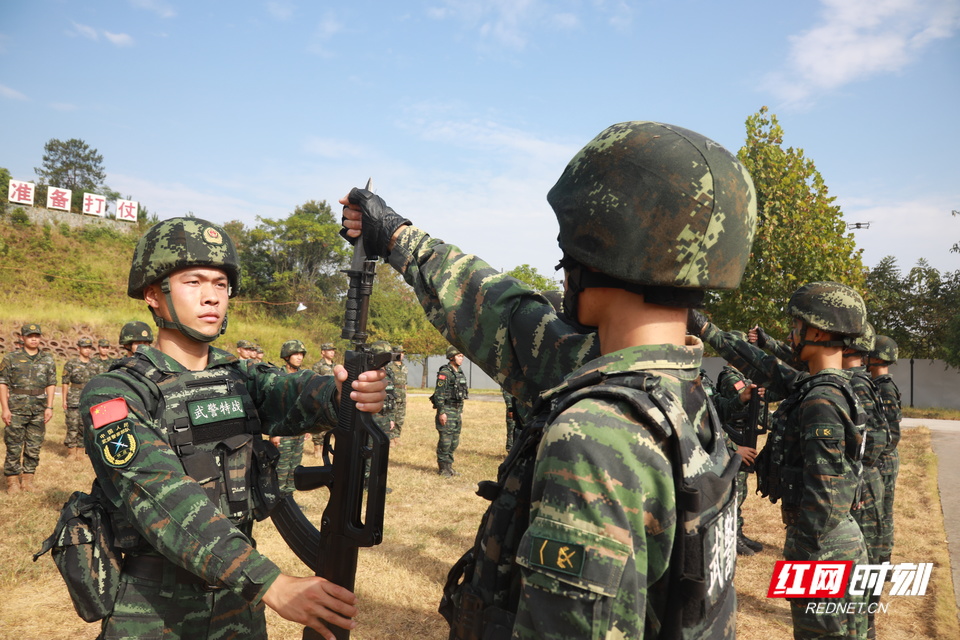 湖南武警衡阳支队：新晋特战队员，请入列(组图)