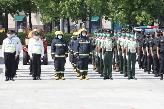 全新升级！上海黄浦消防力量纳入南京路步行街一体化巡逻防控体系(组图)