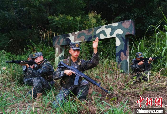 武警福建省总队三明支队“00后”新兵训练剪影(组图)