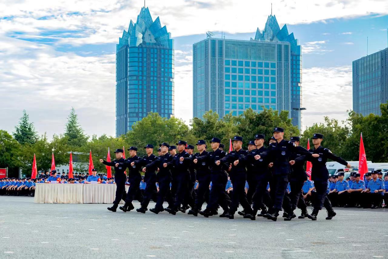 大练兵、大比武！河南郑东新区警方这场竞赛很“燃”(组图)