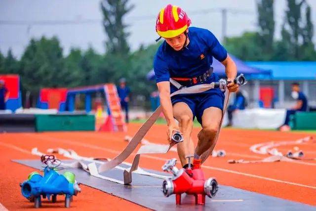世界消防救援锦标赛，中国消防员攀登上4楼能有多快？（组图）