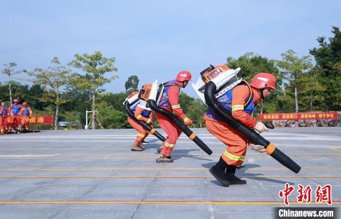 海南省2022年森林消防专业队伍职业技能大比武开赛(组图)