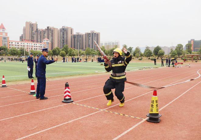 广西贺州消防举行119消防宣传月启动仪式暨第三届消防运动会(组图)