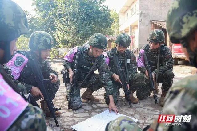 锤炼反恐利刃 直击湖南武警衡阳支队实战演练现场(组图)