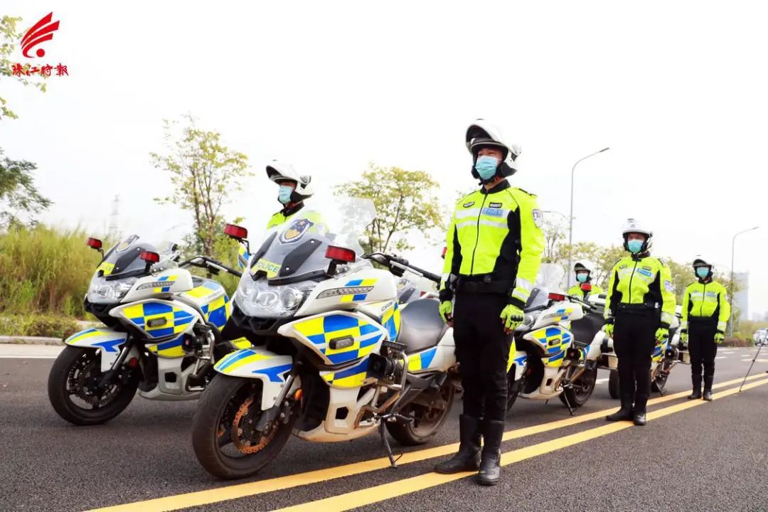 帅！广东佛山狮山交警应急处突先锋“铁骑队”成立(组图)