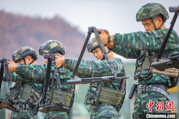 武警广西总队桂林支队掀起冬季大练兵热潮(组图)