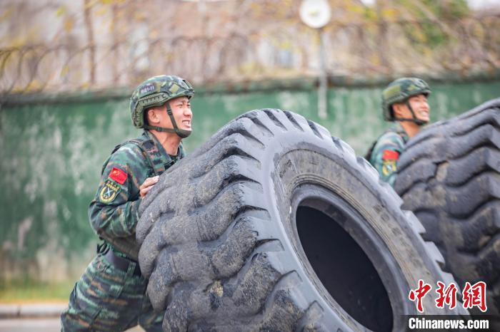 武警广西总队桂林支队掀起冬季大练兵热潮(组图)