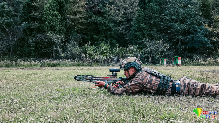 把训练场当成战场！直击浙江台州武警特战队员考核现场(组图)