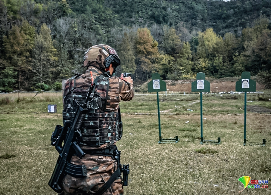 把训练场当成战场！直击浙江台州武警特战队员考核现场(组图)