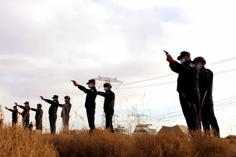 甘肃山丹县公安局组织开展公务用枪实弹射击专项训练考核(组图)