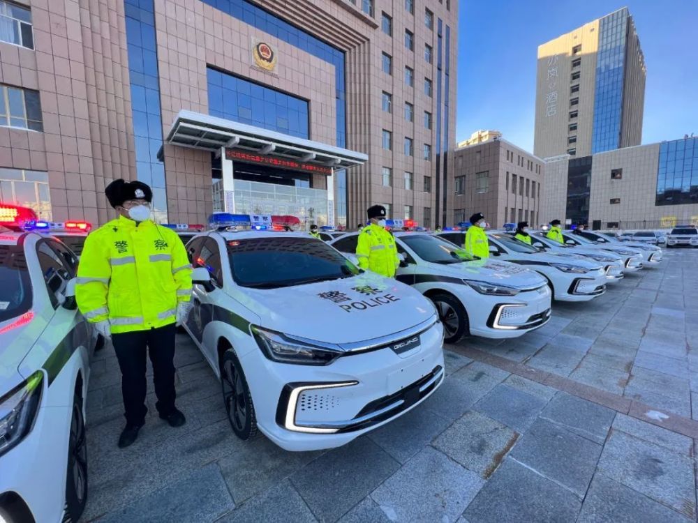 新疆阿勒泰市配发20辆新能源警务用车(图)