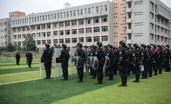 以练为战 磨砺精兵 | 四川江阳公安应急力量拉动演练(组图)