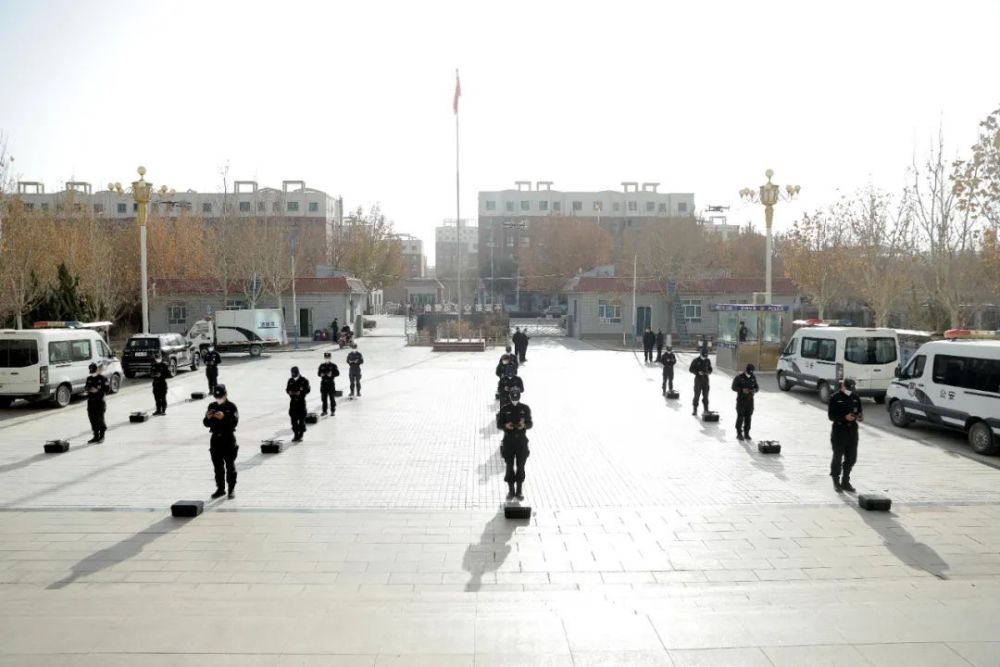 新疆伽师公安列装无人机 打造智慧警务新格局(组图)