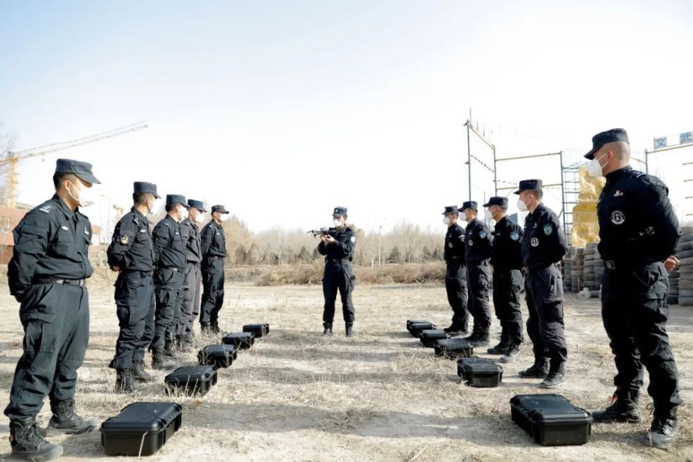 新疆伽师公安列装无人机 打造智慧警务新格局(组图)