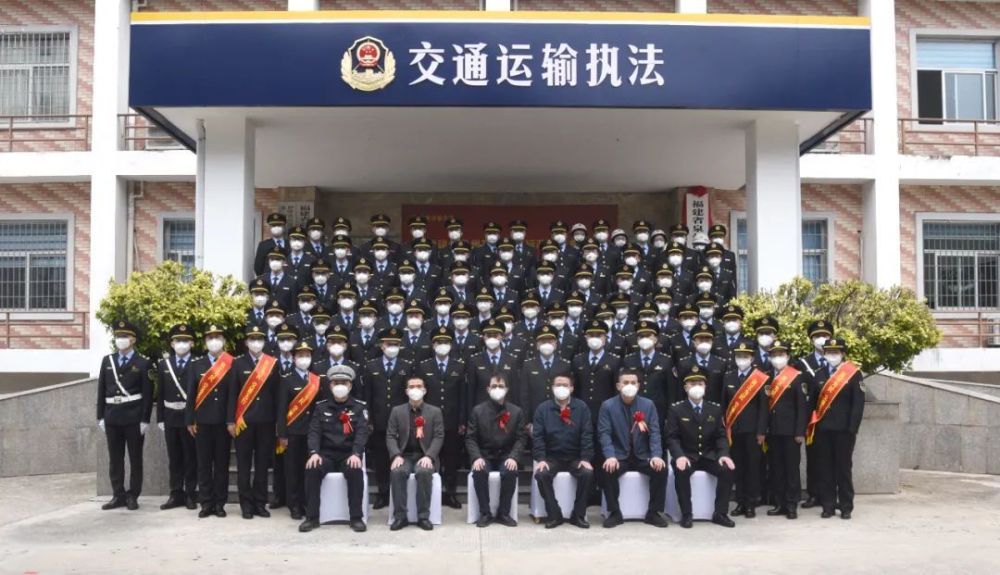 福建省泉州高速公路行政执法支队举行揭牌和换装仪式(附视频)