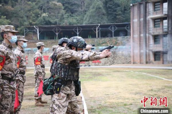 武警福建南平支队开启新年度练兵备战(组图)