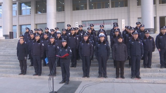 甘肃省酒泉市公安局特警支队女子快警大队勤务启动(组图)