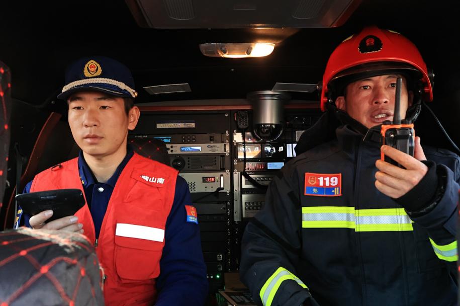 西藏山南市消防救援支队组织开展多队站联合实战演练(组图)