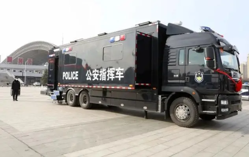 河南省周口市公安局举行新型警用装备配发仪式！森源鸿马公安指挥车霸气亮相(组图)