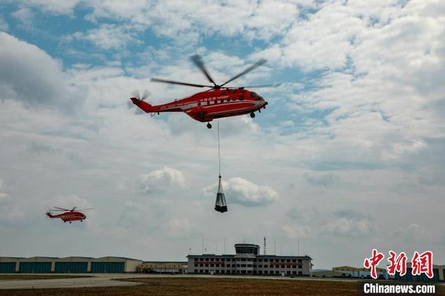 云南昆明航空救援支队开展直升机吊网训练 应对多灾种救援(组图)