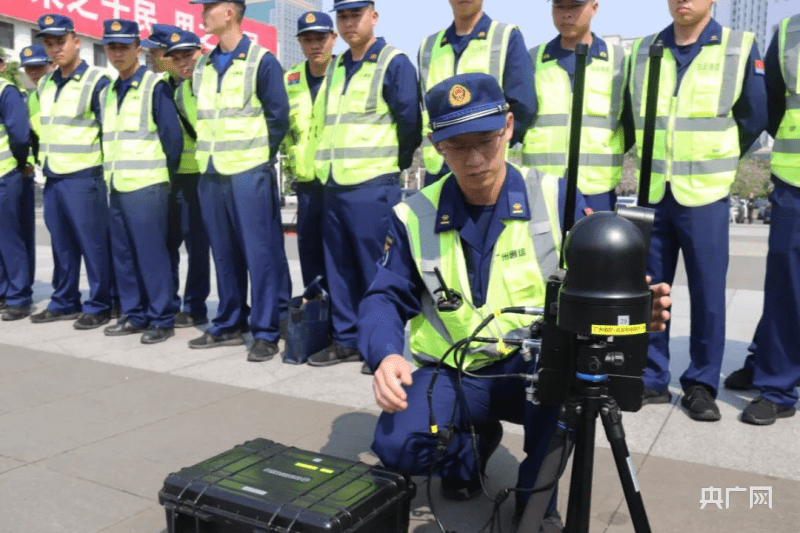 广东省广州市消防救援支队开展通信岗位练兵暨地下空间通信实战演练(组图)