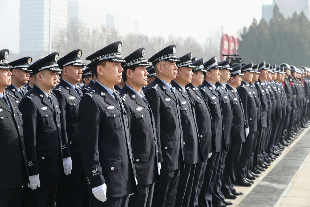 河北省石家庄市公安局举行警保联勤巡逻防控启动仪式(组图)