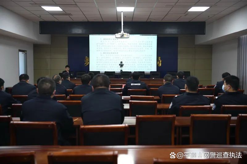 河南省舞钢市公安局开展警用无人驾驶航空器实战应用理论培训(组图)