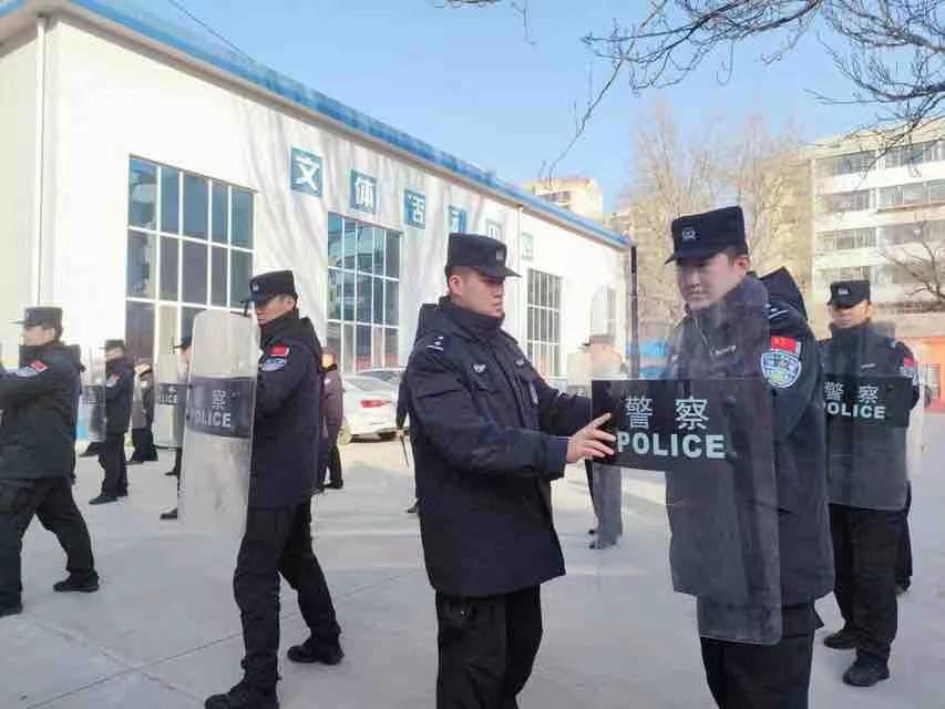 内蒙古包头东河分局反恐怖和特巡警大队掀起实战练兵热潮(组图)