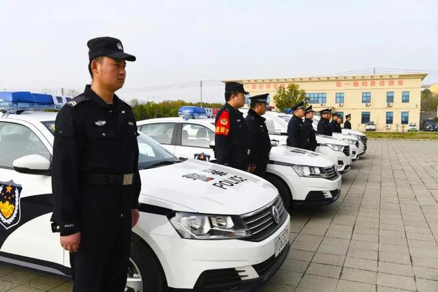 新车入“警” 护航新征程 河南省舞钢市公安局举行警用车辆发放仪式(组图)