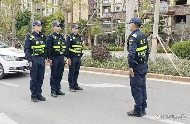 云南大理州教官组走进宾川 “以练为战 以战促训 ”开展警务实战大练兵(组图)