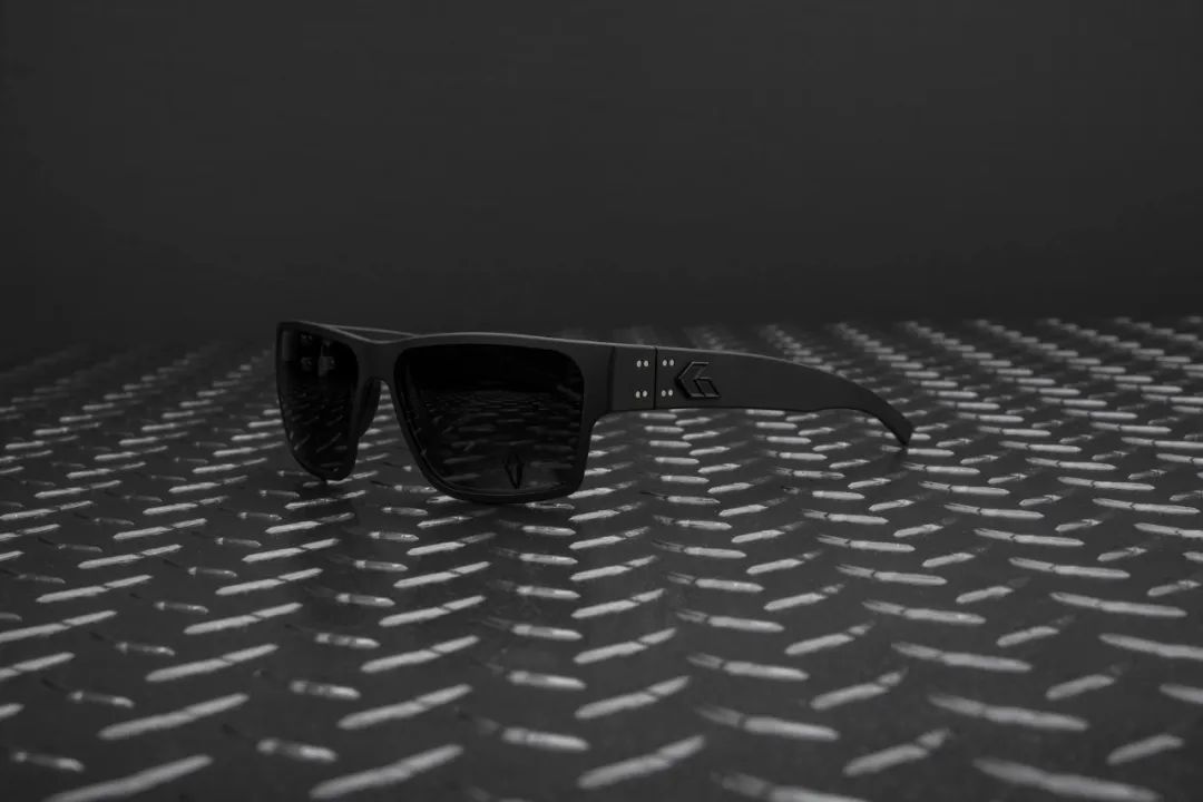 颜值与实力并存的战斗力——GATORZ战术太阳眼镜