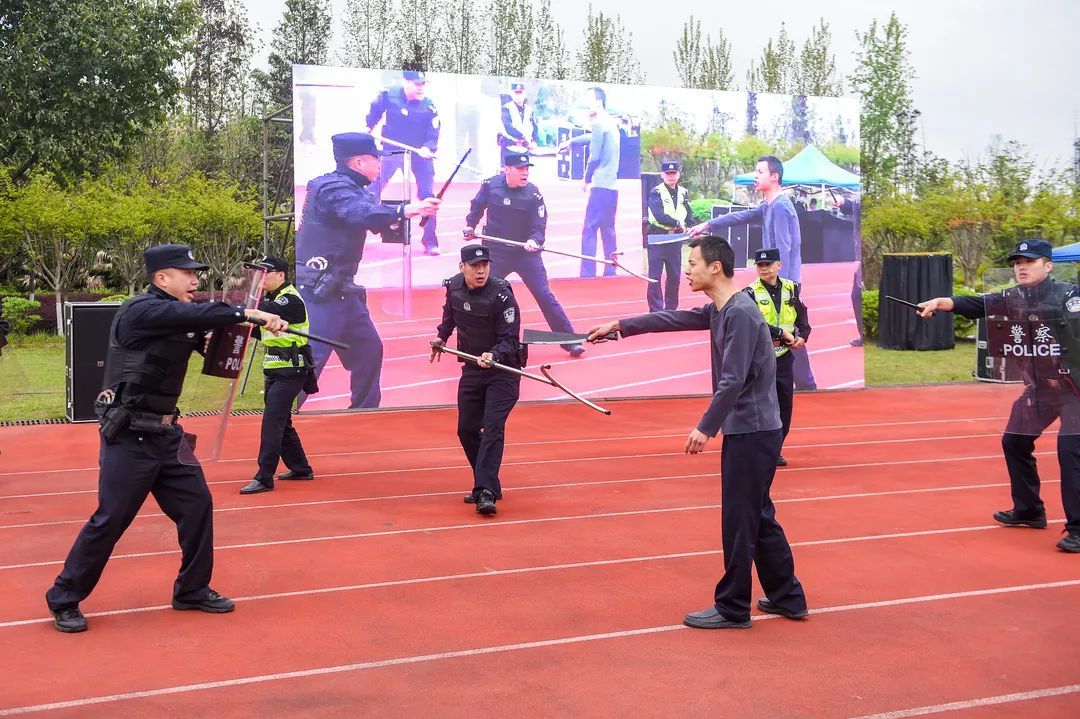 利剑出鞘！重庆机场公安春季实战大练兵拉开序幕(组图)