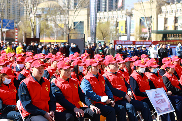 黑龙江省哈尔滨市消防救援支队举办“4.17”消防宣传月启动仪式(组图)