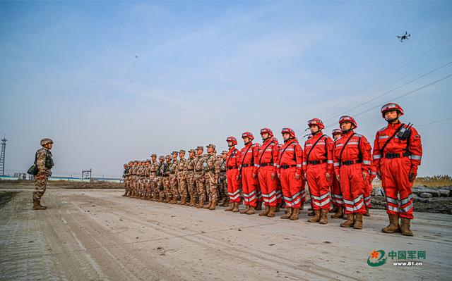 分秒必争！武警天津总队机动支队开展实战化救援演练(组图)