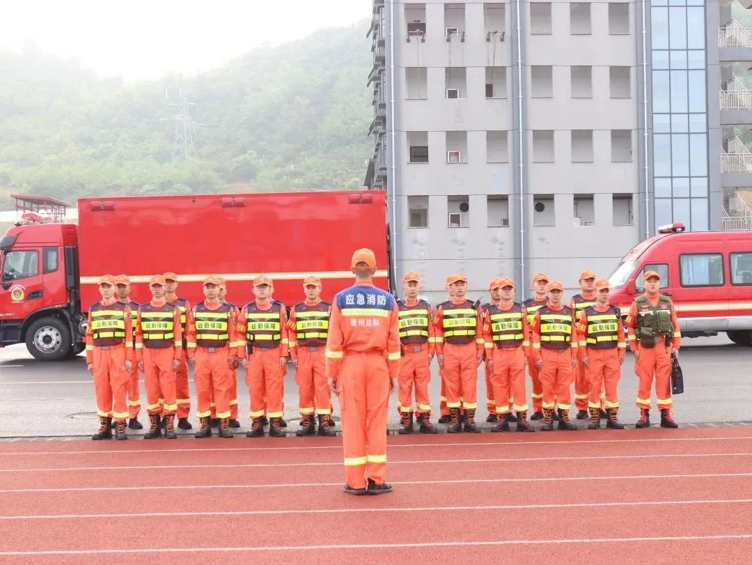 以练为战！贵州多地开展地震救援实战演练(组图)