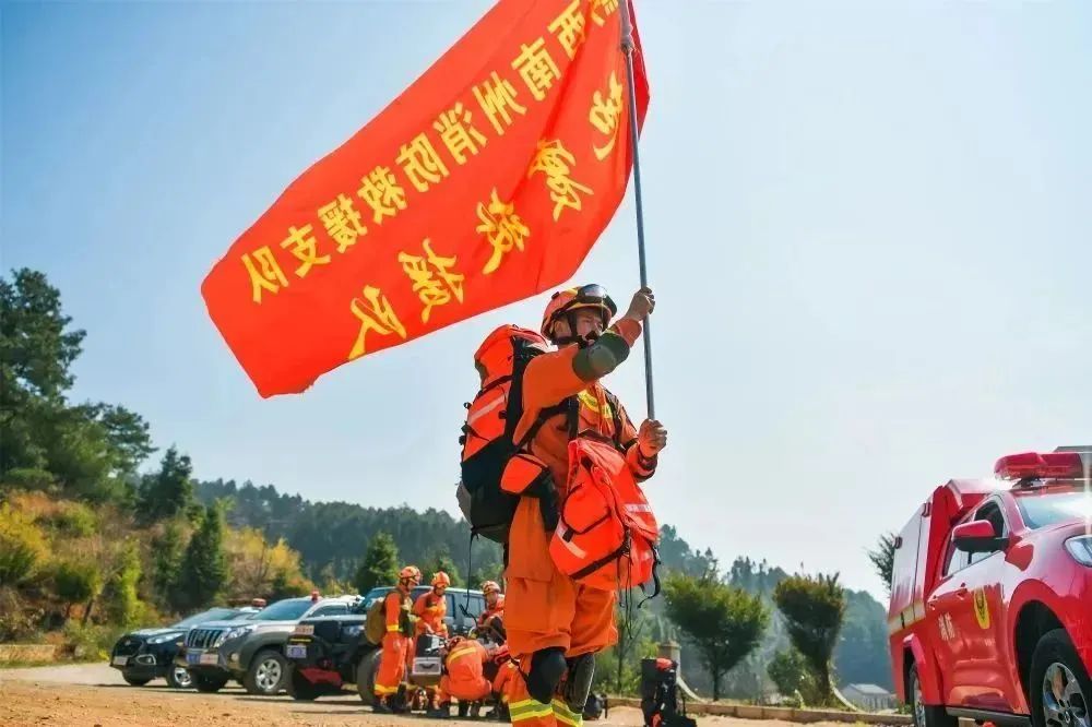 以练为战！贵州多地开展地震救援实战演练(组图)